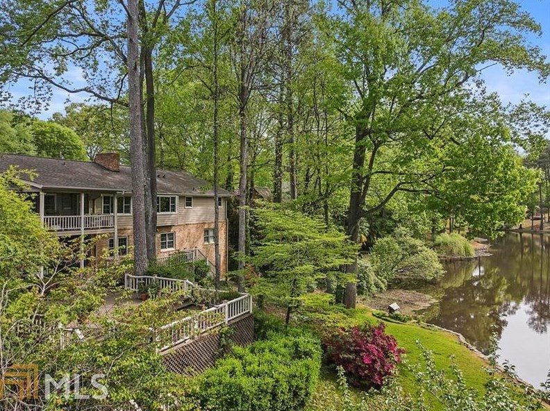 1401 Ragley Hall Rd, Atlanta GA  30319-2517 exterior