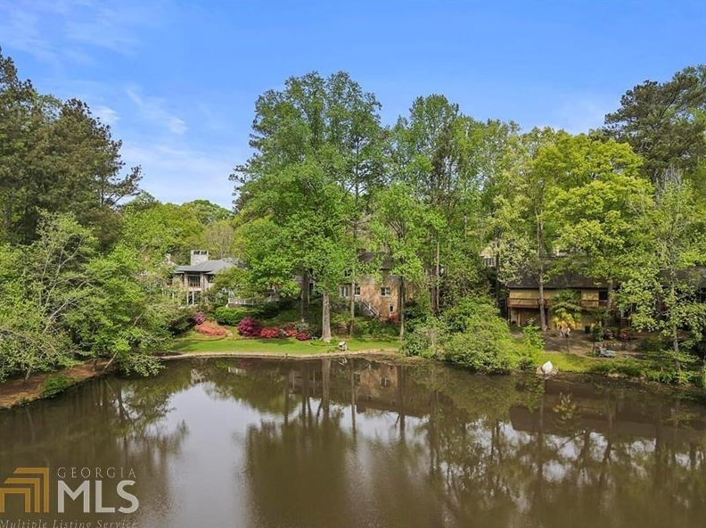 1401 Ragley Hall Rd, Atlanta GA  30319-2517 exterior