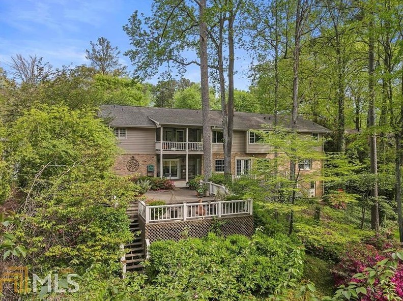 1401 Ragley Hall Rd, Atlanta GA  30319-2517 exterior