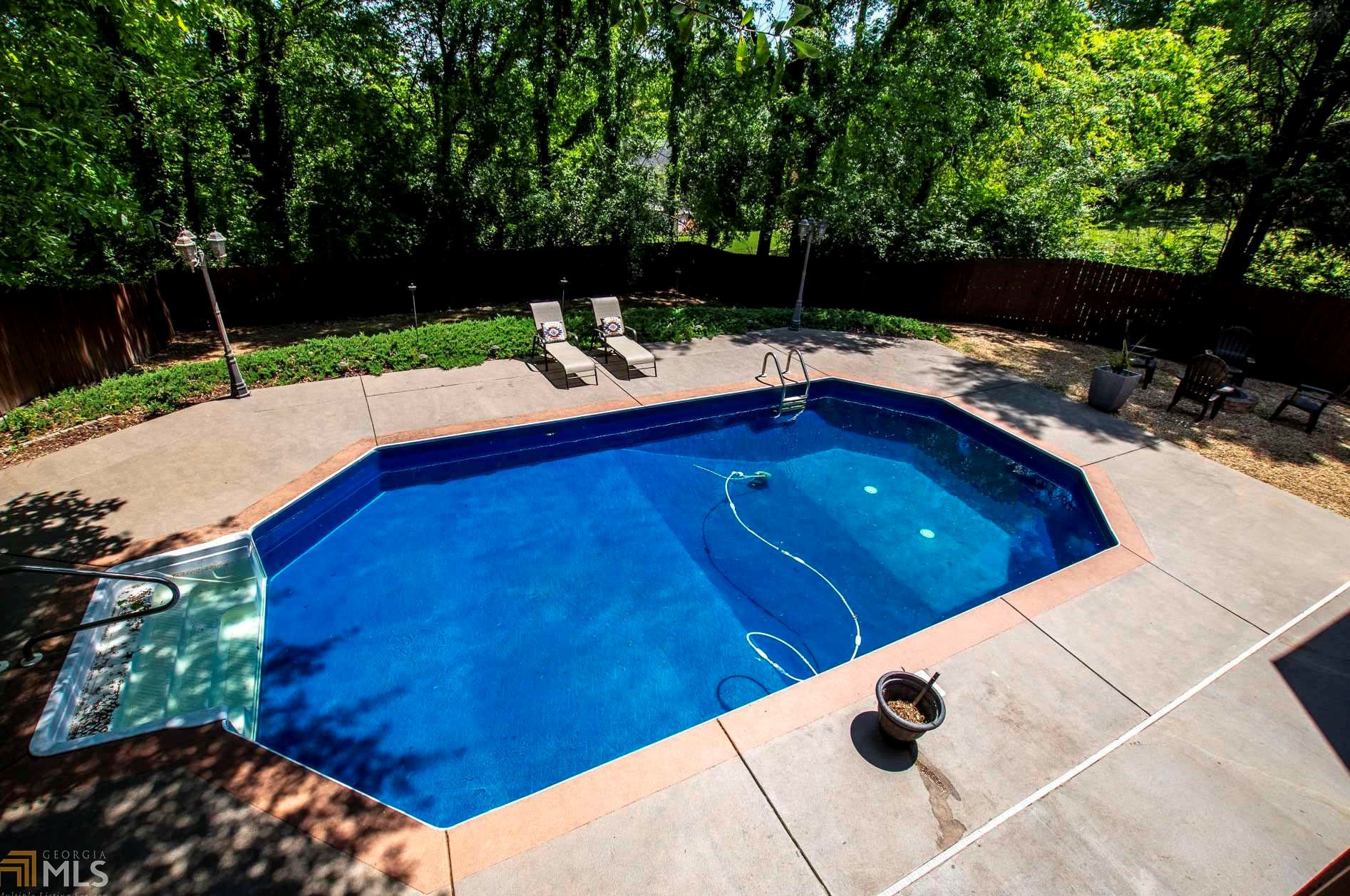 15 Coventry Dr, Rome, GA 30161-8439