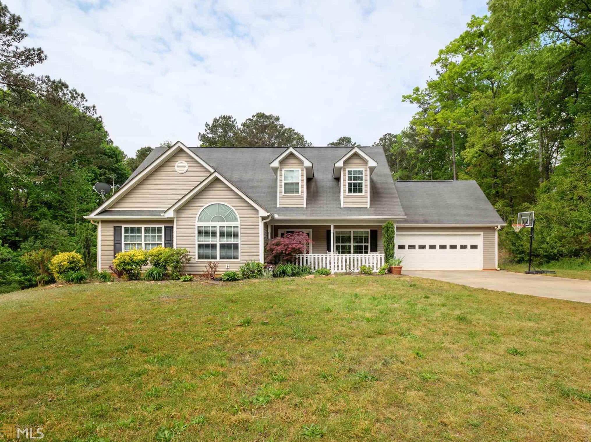 345 Hickory Cir, Griffin, GA 30223-6031