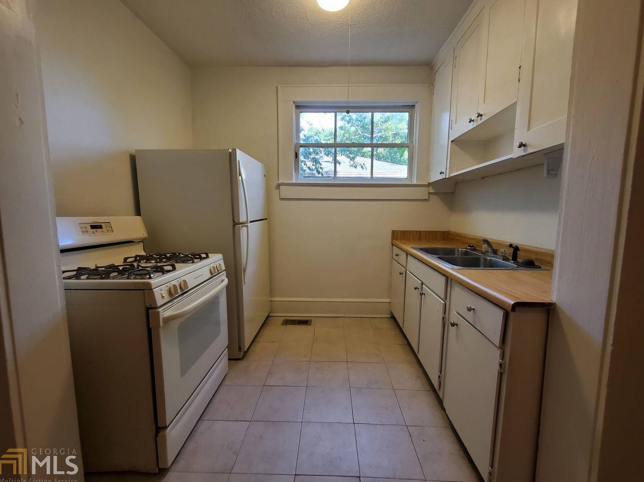 800 Verner St, Atlanta GA  30318-7640 exterior