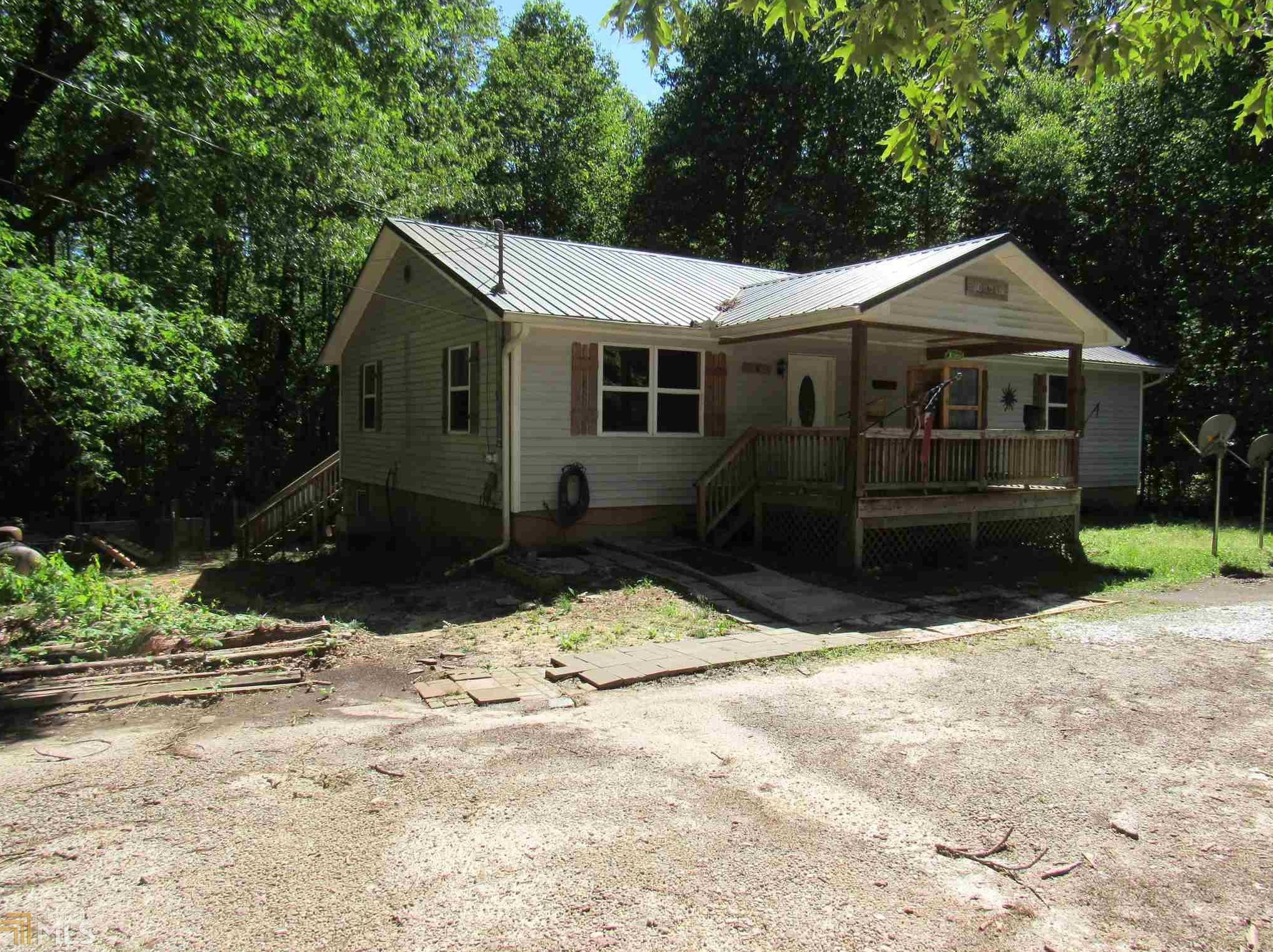 5552 Smithfield Rd, Bowdon, GA 30108-2384