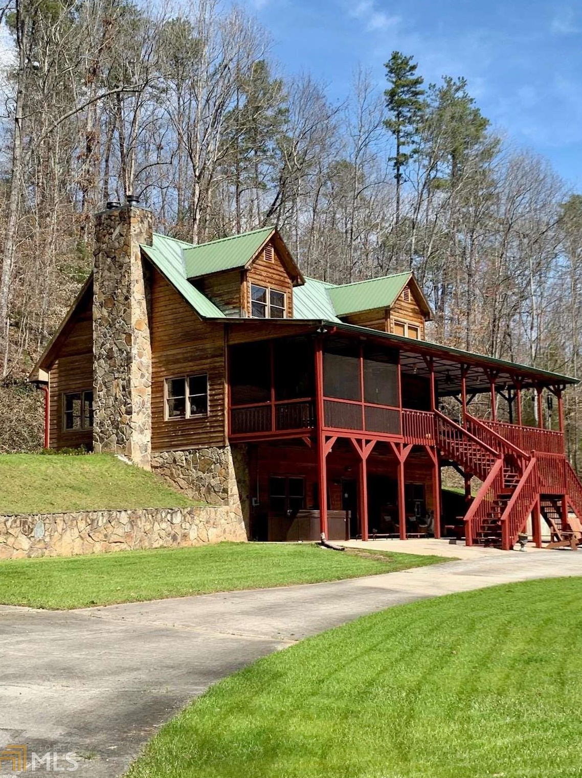 1000 Sleepy River Dr, Demorest, GA 30535