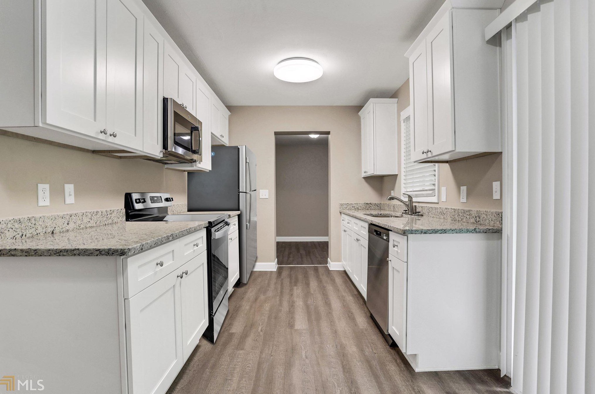 266 Oak Dr, Atlanta GA  30354-2633 exterior