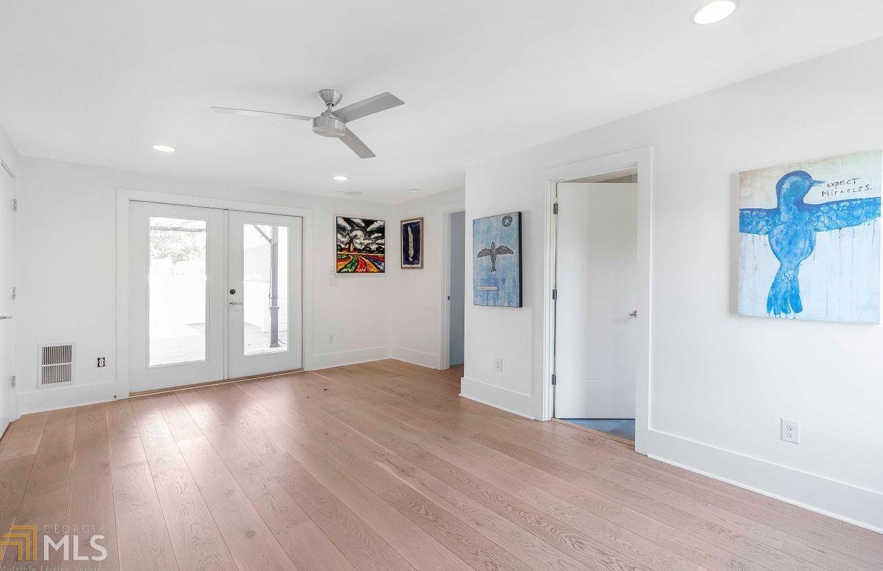 706 Oakview Rd, Decatur GA  30030-4329 exterior