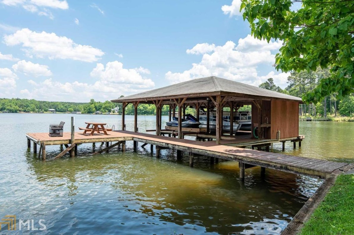 2312 Lake Crest Dr, Mayfield, GA 31087