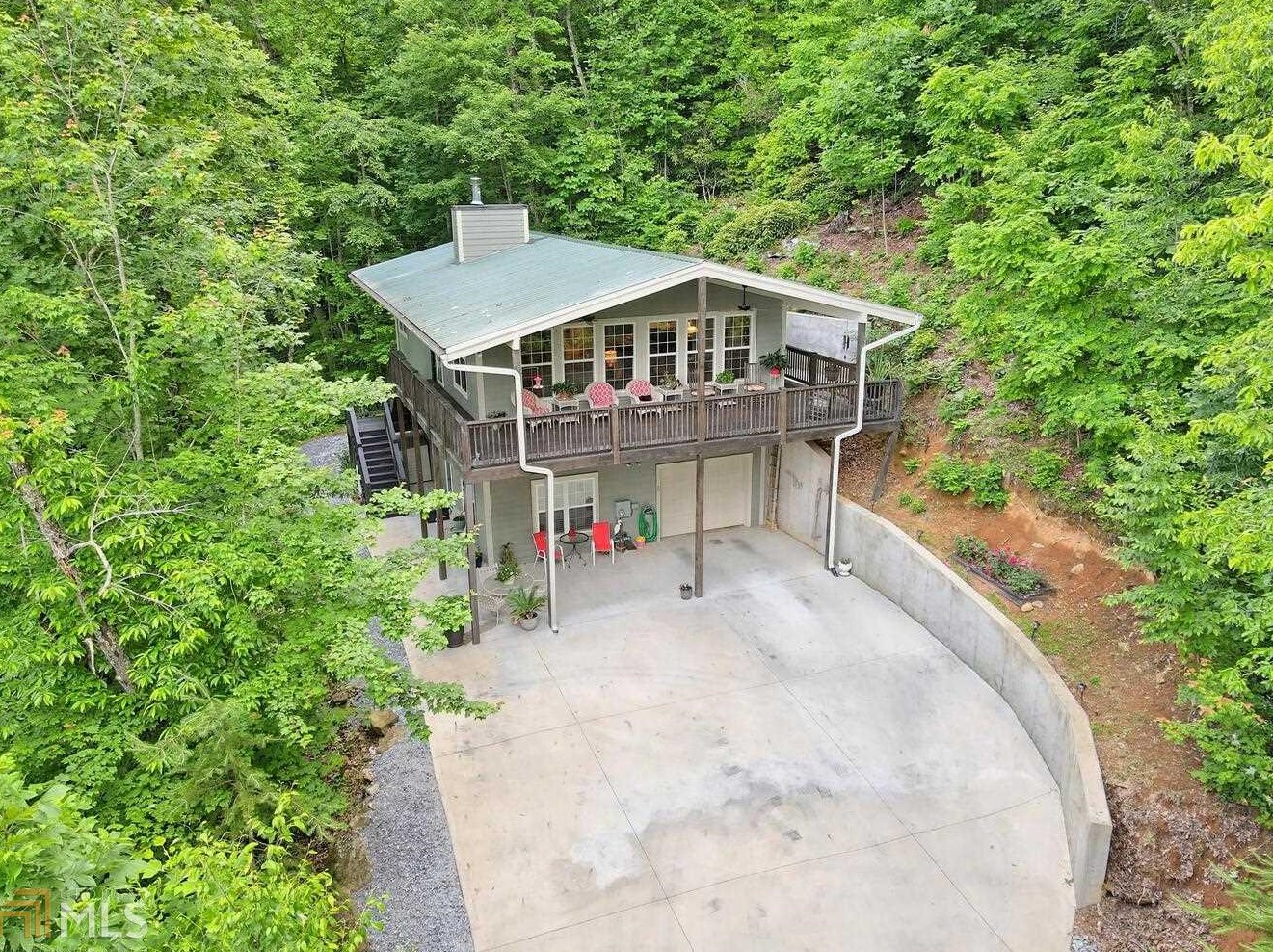 243 Degroff Ln, Rabun Gap, GA 30568
