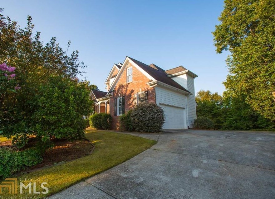 5322 Mulberry Bend Ct, Flowery Branch, GA 30542