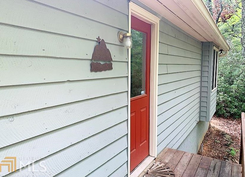 355 Glendale Dr, Clarkesville, GA 30523