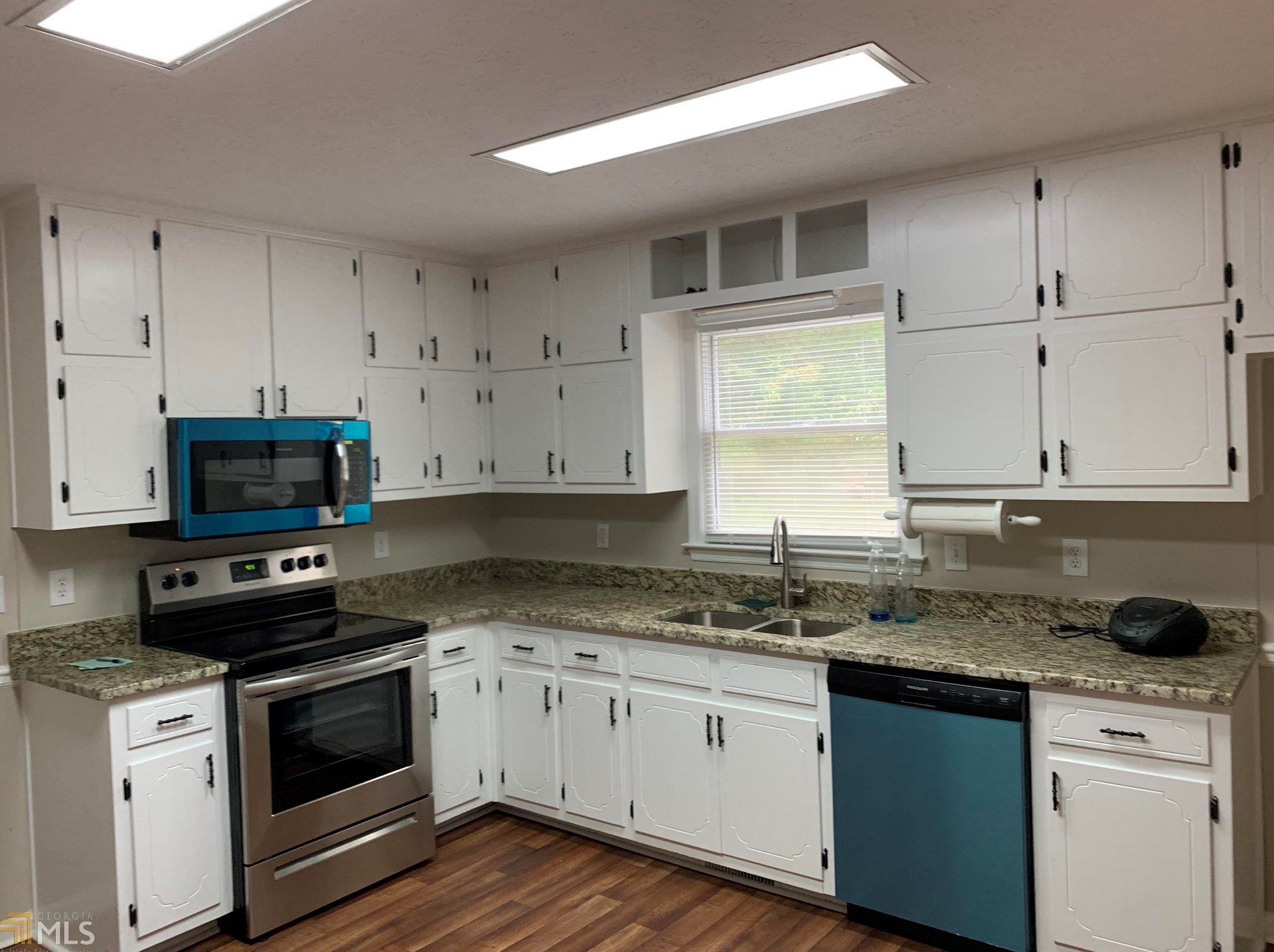 430 Hickory Ln, Griffin, GA 30223-1038