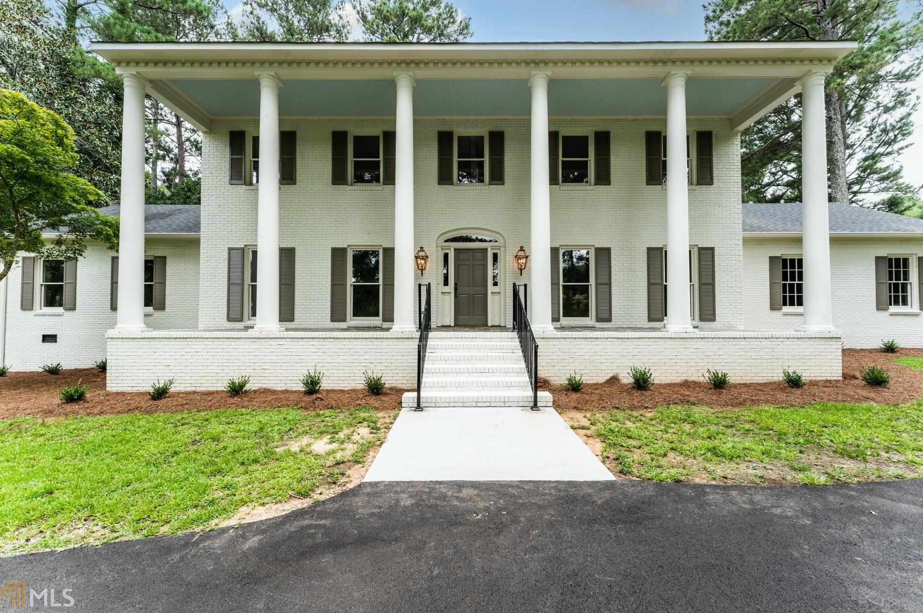 5588 Forsyth Rd, Macon, GA 31210-2117
