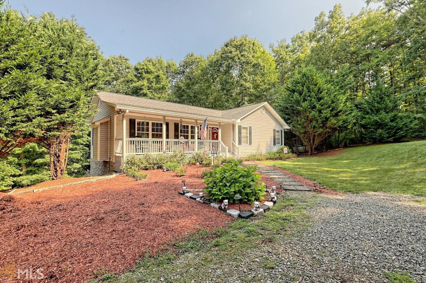 465 Ironwood Ln, Blue Ridge, GA 30513-5840