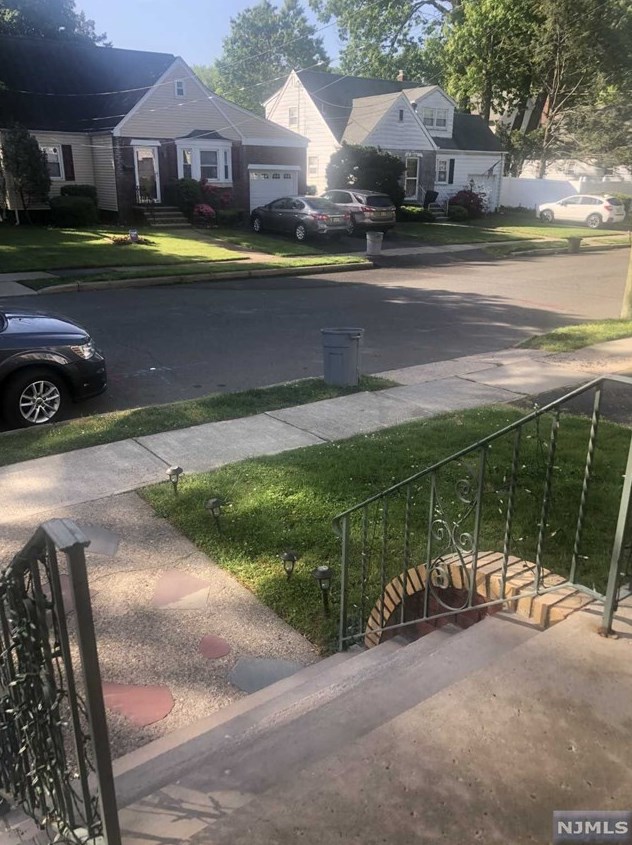 21 Susquehanna Ave #1, Rochelle Park, NJ 07662