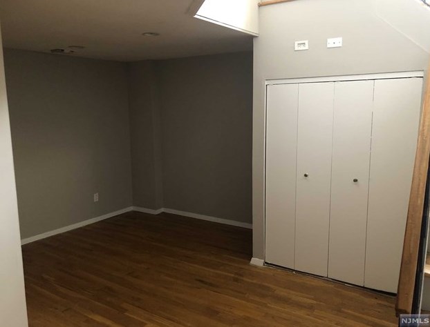 109 Grand Ave #1e, Englewood, NJ 07631
