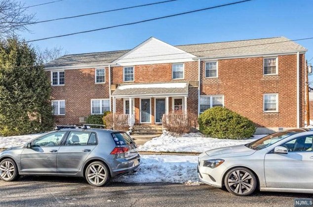 110 Darwin Ave, Rutherford, NJ 07070