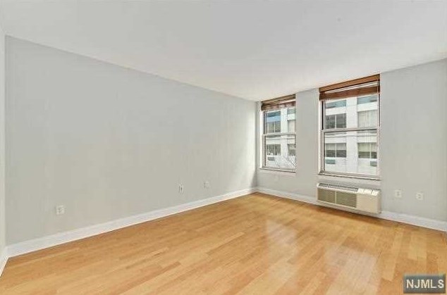 10 Regent St #301, Jersey City, NJ 07302