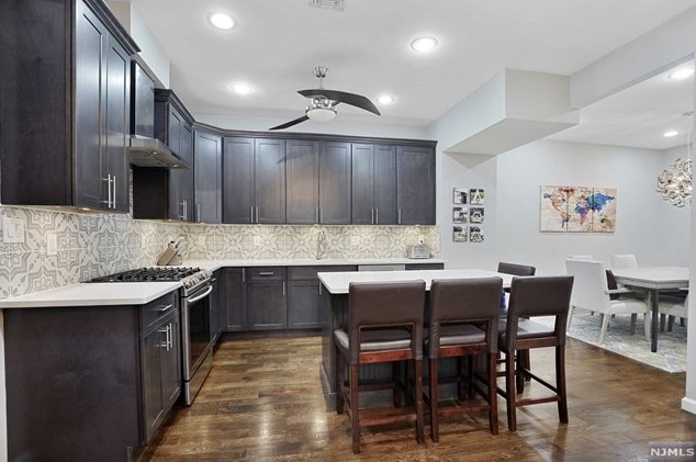 6607 Hudson Ave, West New York, NJ 07093-3201