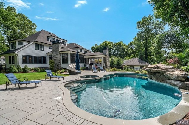 158 Phelps Rd, Ridgewood, NJ 07450