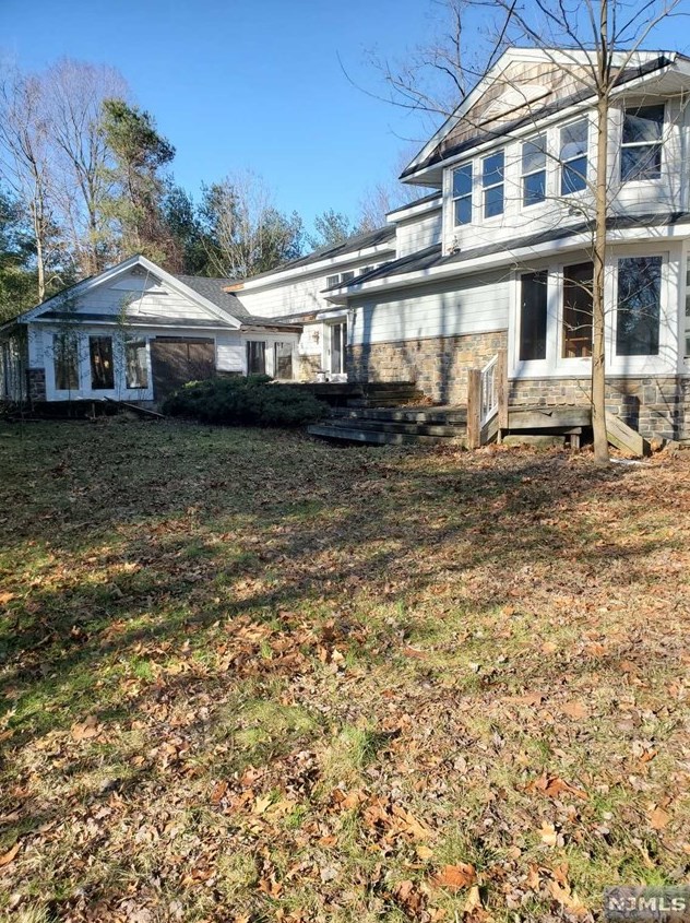 92 Pleasant Ave, Upper Saddle River, NJ 07458