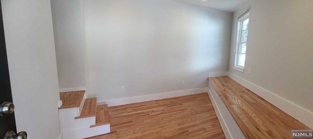 113 Temple Ter, Palisades Park, NJ 07650-1928