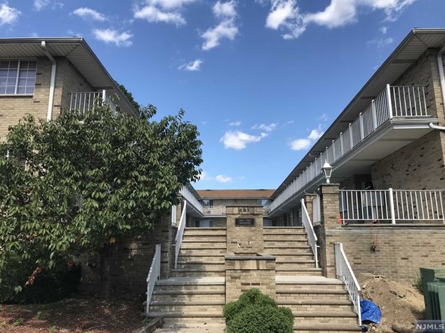 481 Walker St #1k, Fairview, NJ 07022