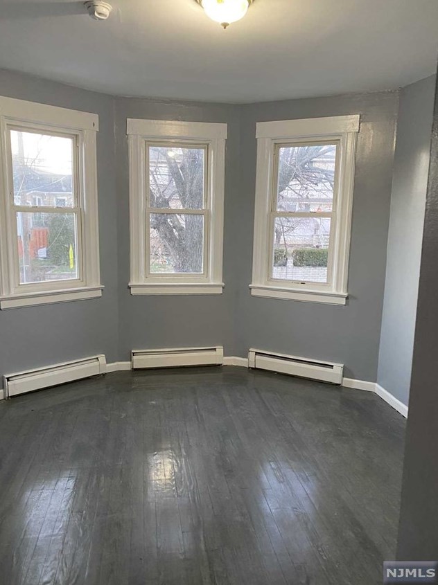 211 Teaneck Rd, Ridgefield Park, NJ 07660