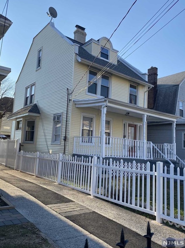 328 Chilton St, Elizabeth, NJ 07208-3113