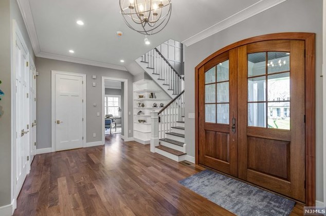 4 Brookview Ct, Ho Ho Kus, NJ 07423