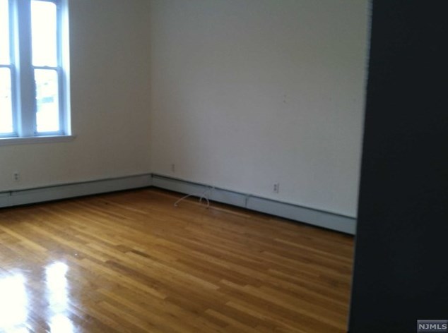 91 Edgewater Pl #2, Edgewater, NJ 07020