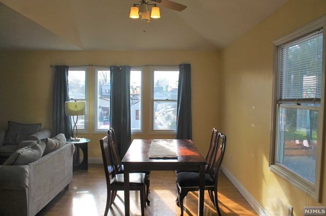 435 Hillside Ave, Saddle Brook NJ 07663-6137 exterior