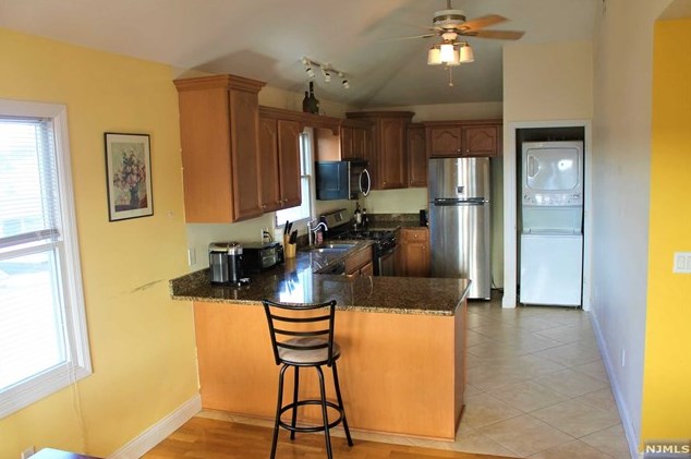 435 Hillside Ave, Saddle Brook NJ 07663-6137 exterior