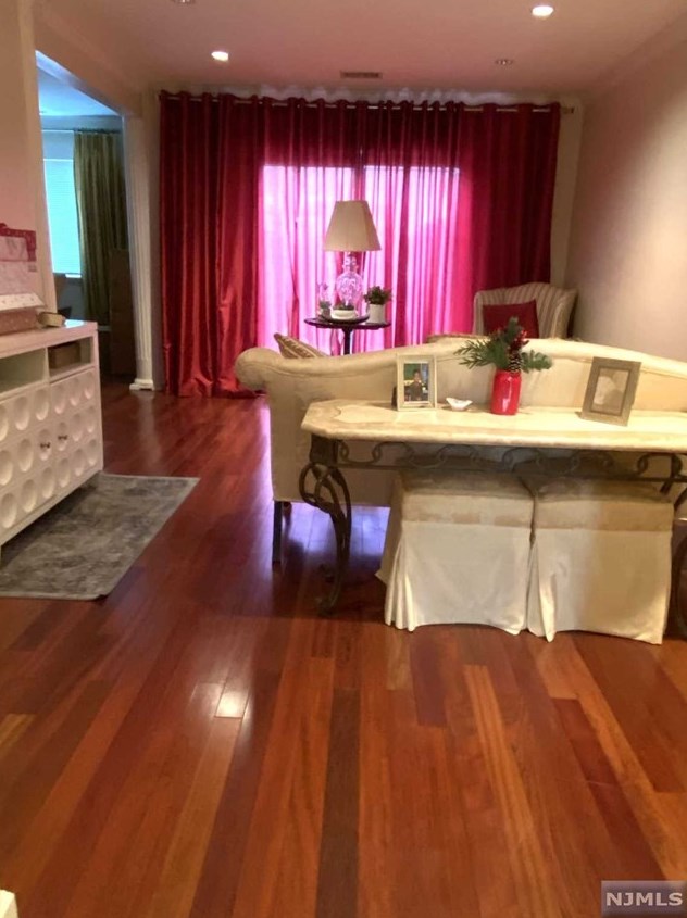 178 Knickerbocker Rd #178, Englewood, NJ 07631