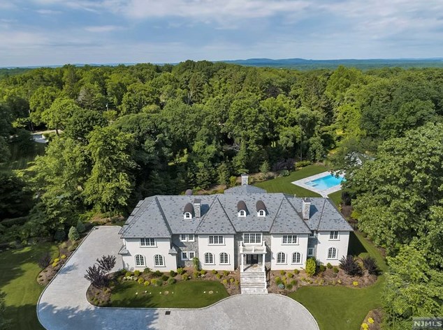 23 East Denison Dr, Upper Saddle River, NJ 07458