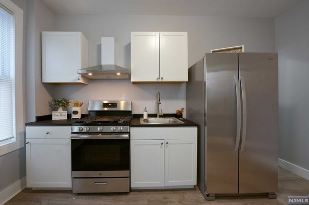 17 Northfield Ave #1r, Town Center, NJ 07052
