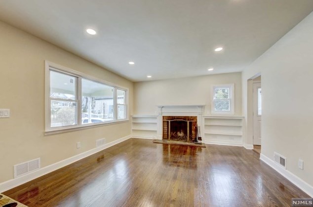 202 Ackerman Ave, Ridgewood, NJ 07450