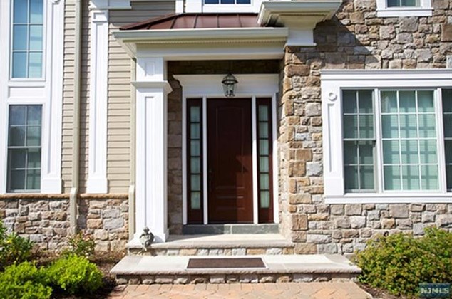 40 Boxwood Ln, Montvale, NJ 07645