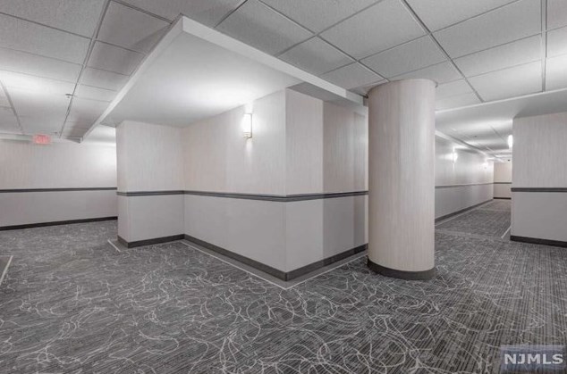 100 Old Palisade Rd, West Fort Lee NJ  07024-7064 exterior