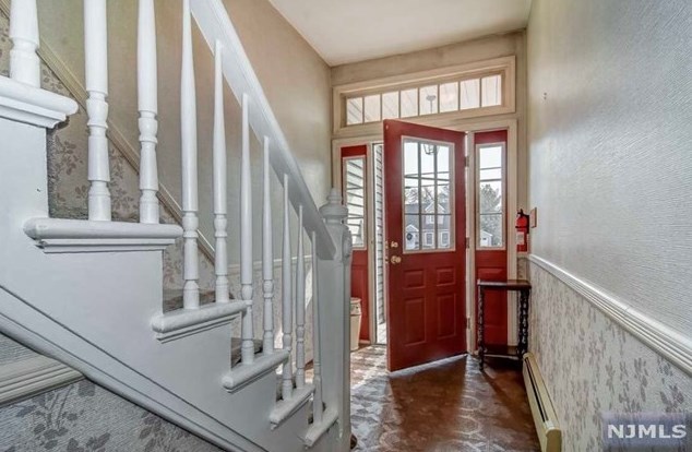 80 W Newell Ave #1, Rutherford, NJ 07070