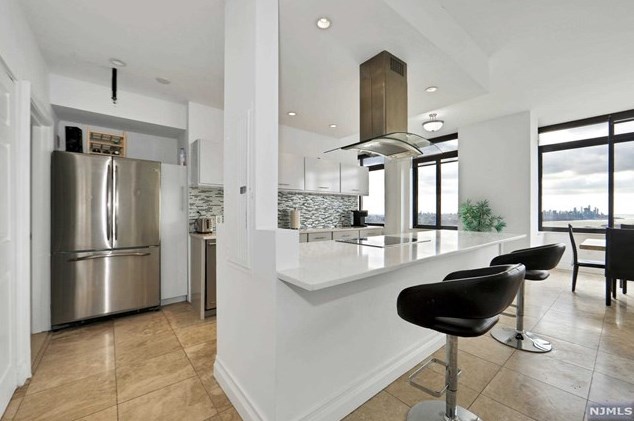100 Old Palisade Rd #ph4110, West Fort Lee, NJ 07024