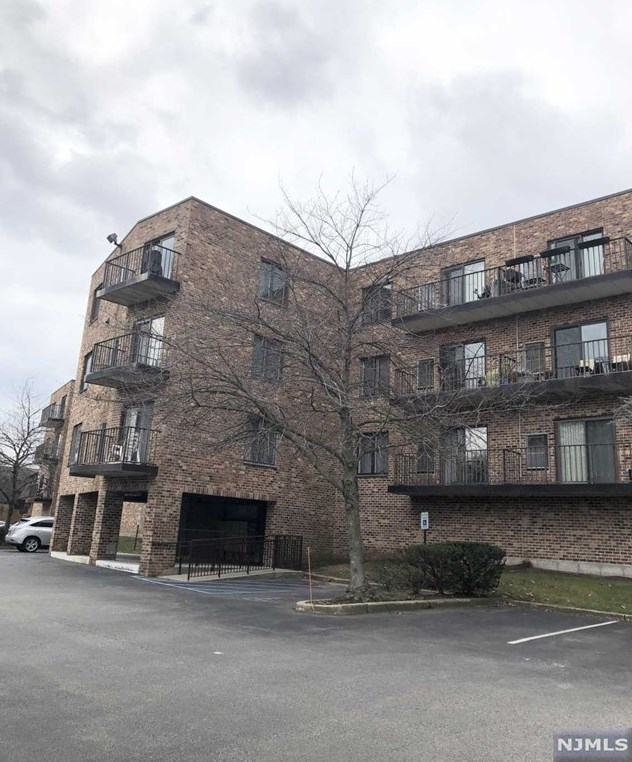 99 Teaneck Rd #310, Ridgefield Park, NJ 07660