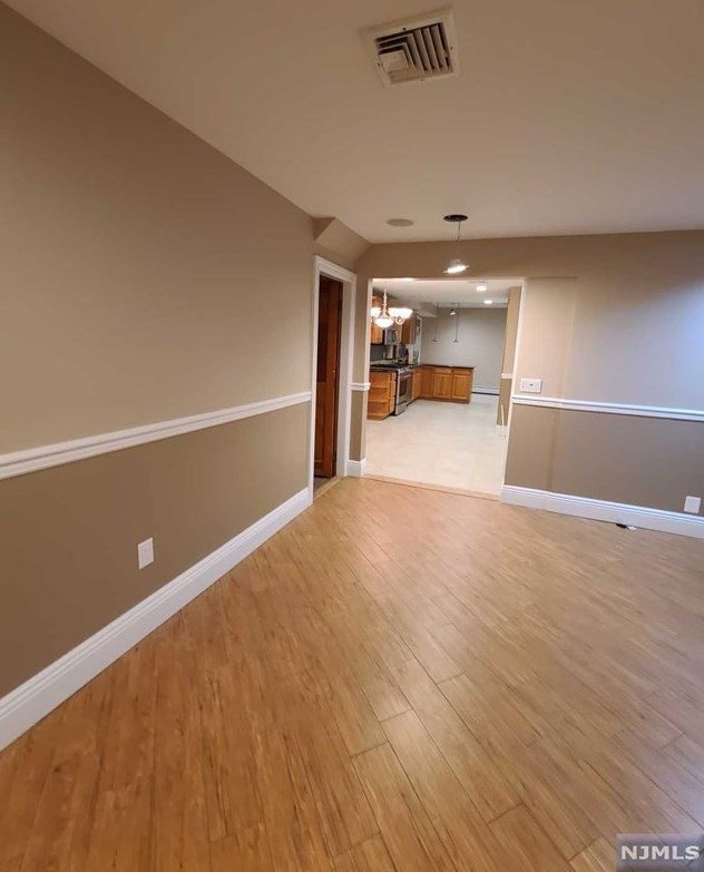 240 Cliff St, Cliffside Park, NJ 07010