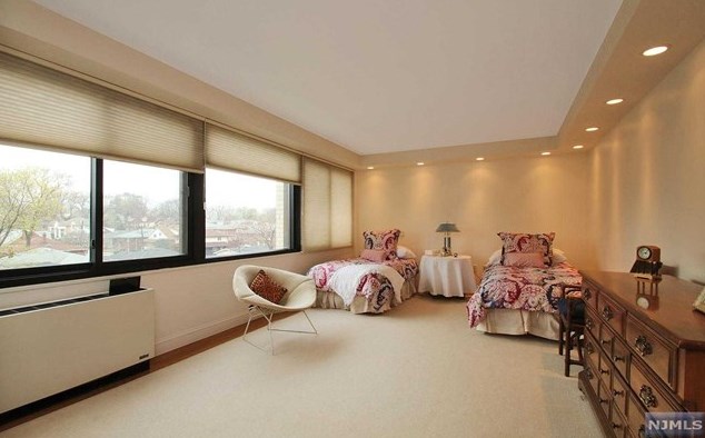 1500 Palisade Ave, West Fort Lee NJ  07024-5343 exterior