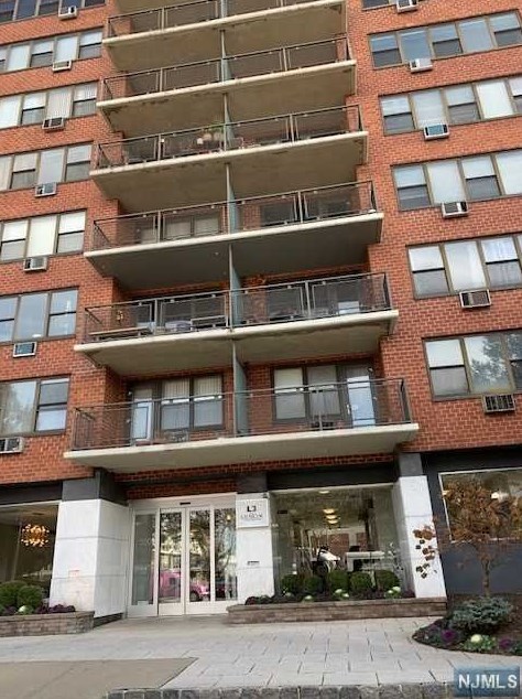500 Central Ave #1515, Union City, NJ 07087