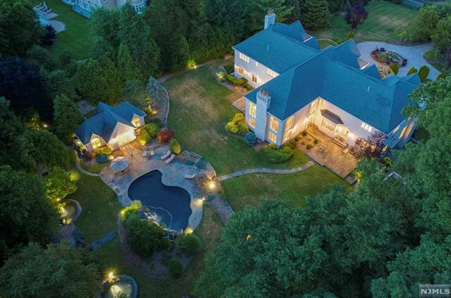 51 Chestnut Ridge Rd, Upper Saddle River, NJ 07458