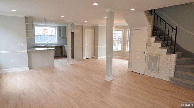 257 Jefferson Ave, Hasbrouck Heights, NJ 07604
