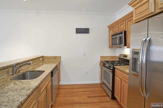 528 52nd St Apt 102, West New York, NJ 07093