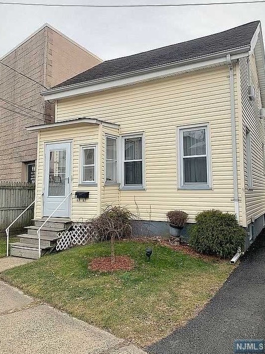 101 John St, Hackensack, NJ 07601-4129