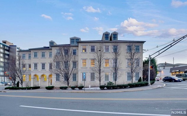 180 Edgewater Rd #1g, Cliffside Park, NJ 07010