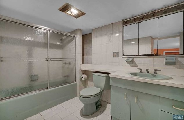 115 Passaic Ave, Rutherford NJ  07070-1919 exterior